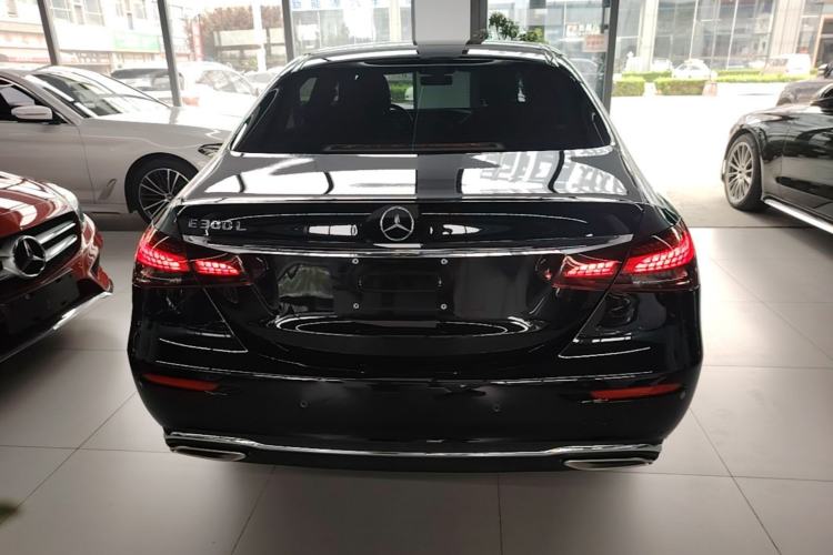 Mercedes-Benz E 300 L 2023 — 5