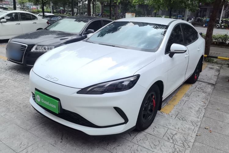 BYD Seal 05 DM-i 2025 — фото 1