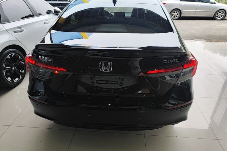 Honda Civic 2025 — фото 5