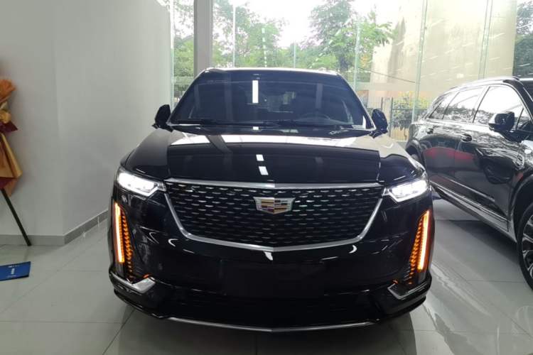 Cadillac xt6 2022 — фото 2