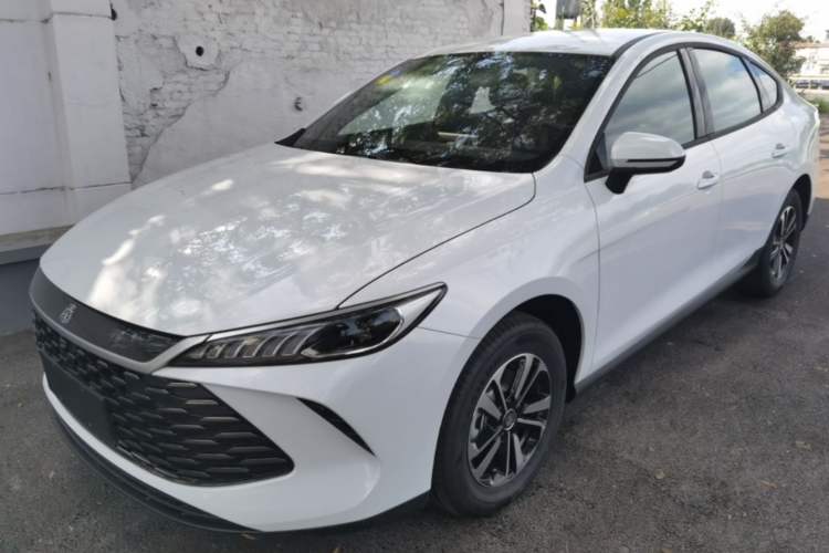 BYD Qin Plus 2025 — фото 1