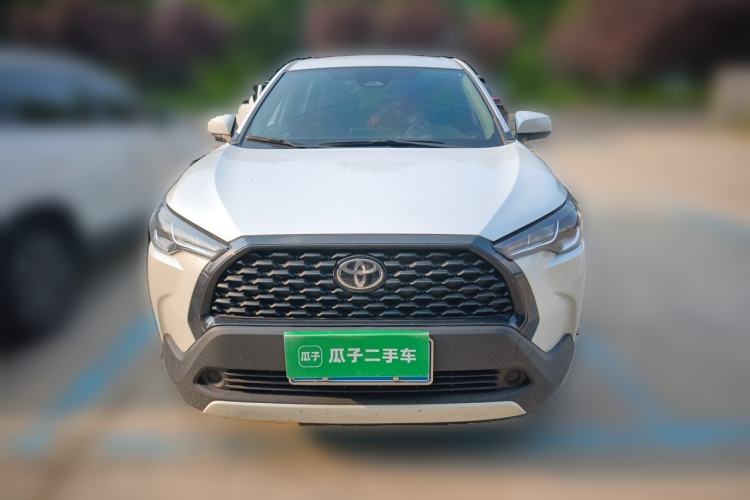 Toyota Corolla Cross 2023 — фото 2