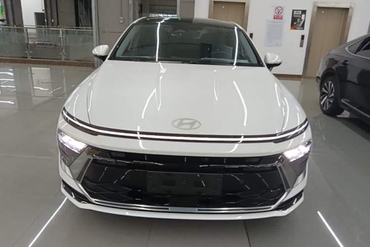 Hyundai Sonata 2024 — 2