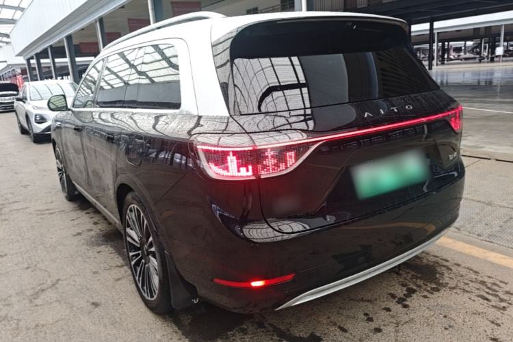 AITO M9 2024 — 4