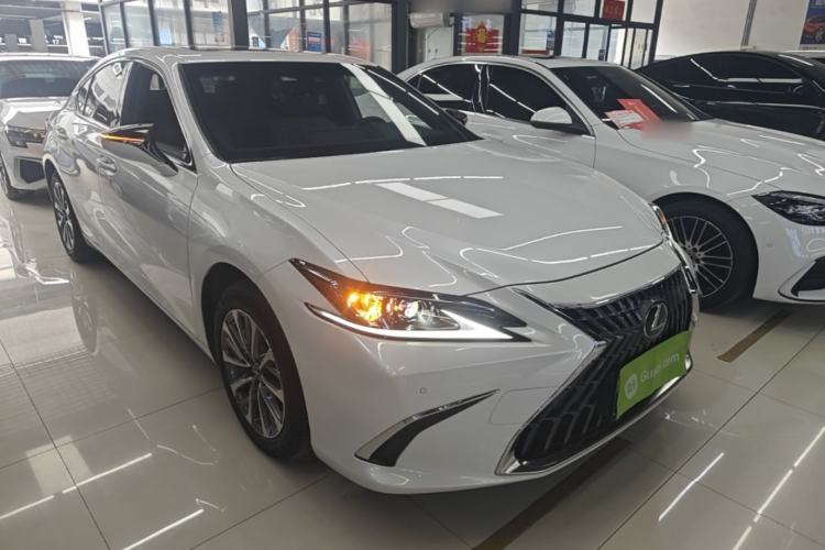Lexus ES 200 2021 — 3