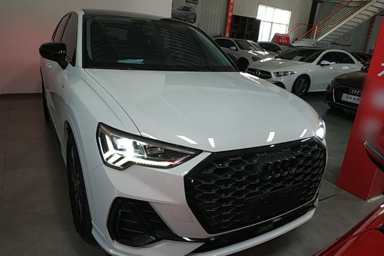 Audi Q3 2023 — 2