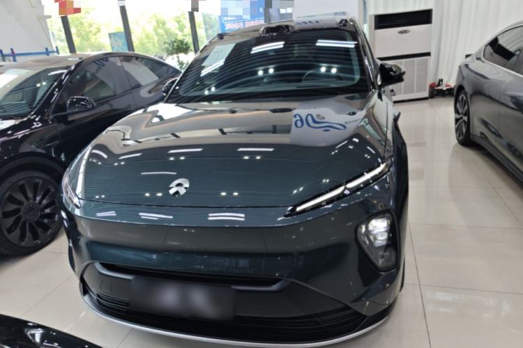 NIO ES8 2023 — 2