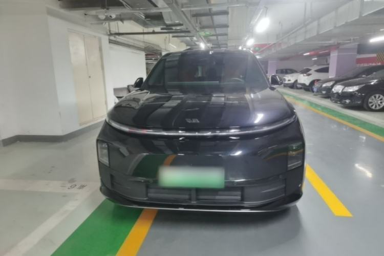 Li Auto L6 2025 — 2