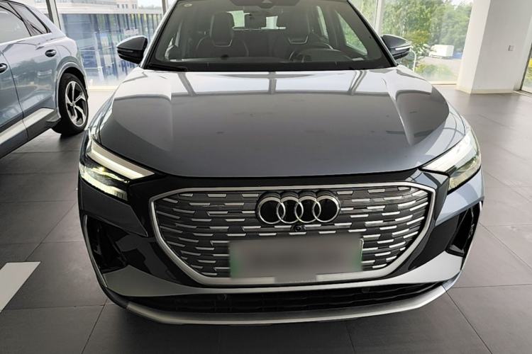 Audi Q4 e-tron 2023 — 2