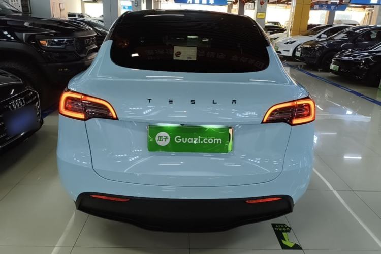 Tesla Model Y 2022 — 5