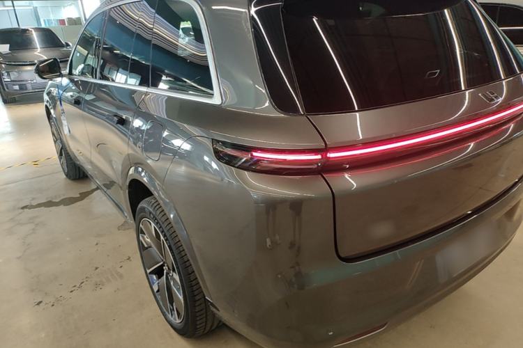 Li Auto L8 2025 — 4