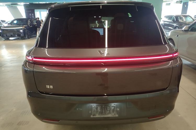 Li Auto L8 2025 — 5