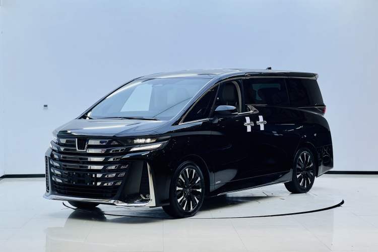 Toyota Vellfire 2024 — фото 1