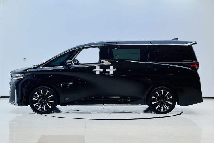 Toyota Vellfire 2024 — фото 4