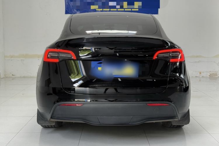 Tesla Model Y 2022 — 5