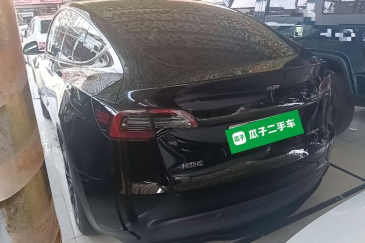 Tesla Model Y 2023 — 4