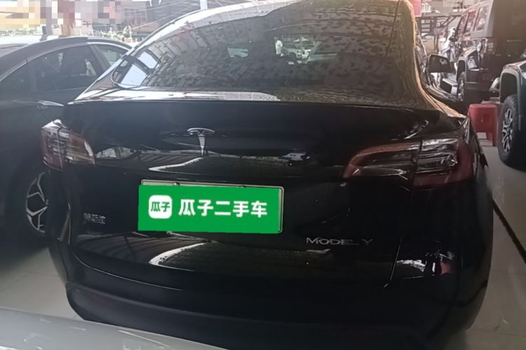 Tesla Model Y 2023 — 5