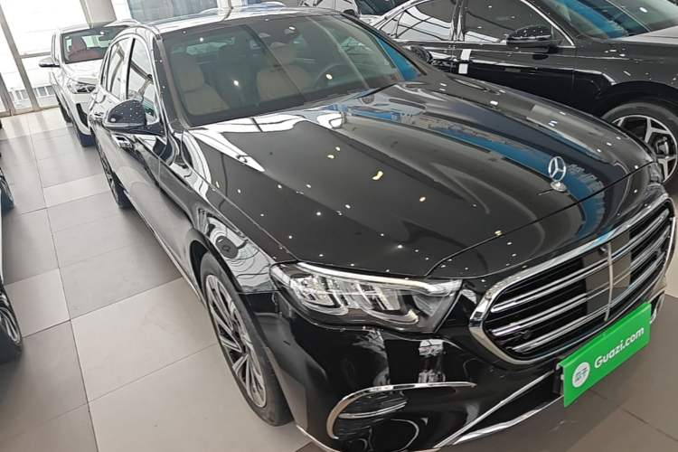 Mercedes-Benz E 300 L 2025 — 3