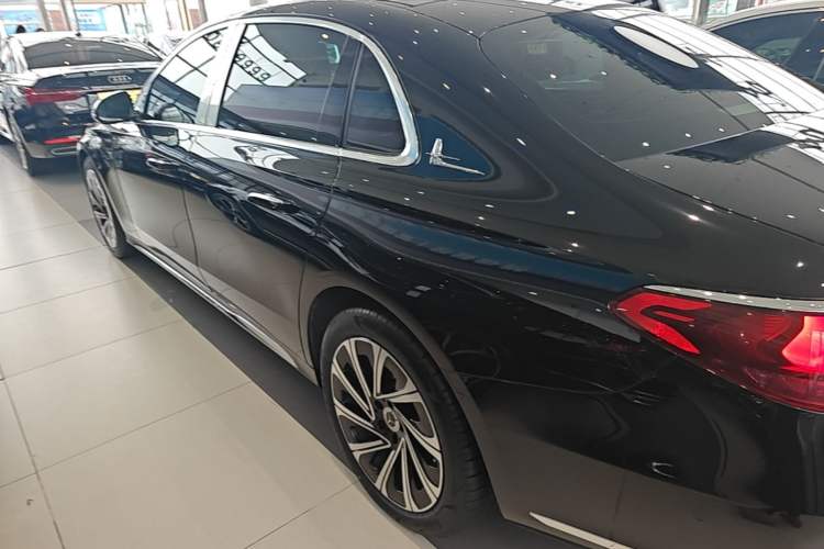 Mercedes-Benz E 300 L 2025 — 4