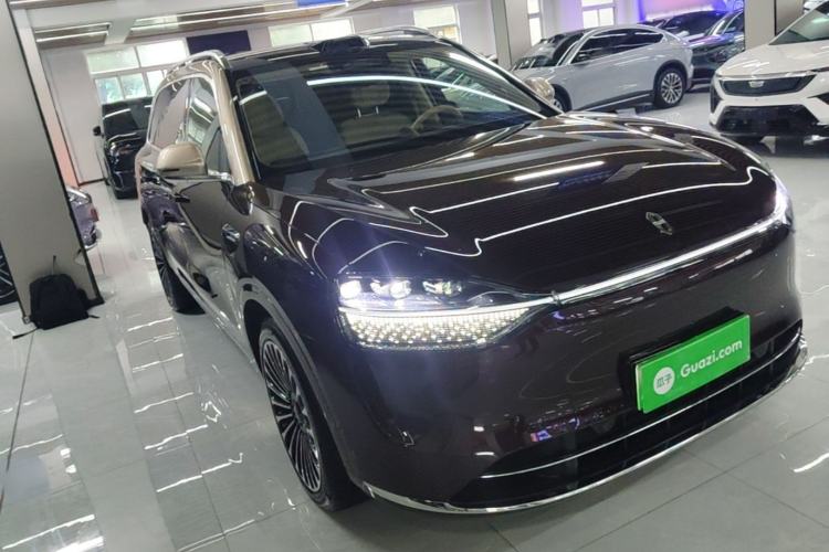AITO M9 2025 — 3