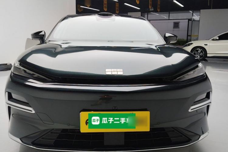 Geely Galaxy 8 2025 — 2