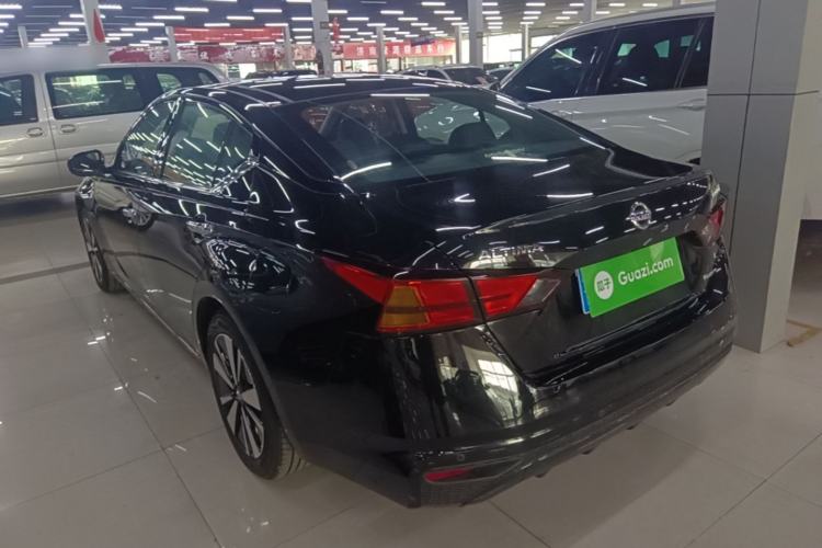 Nissan Altima 2021 — 4