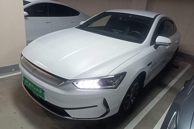 BYD Qin PLUS 2023 — фото 1