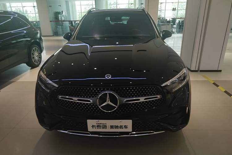 Mercedes-Benz GLC 260 L 2025 — 2