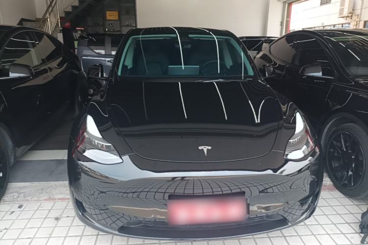 Tesla Model Y 2022 — 2