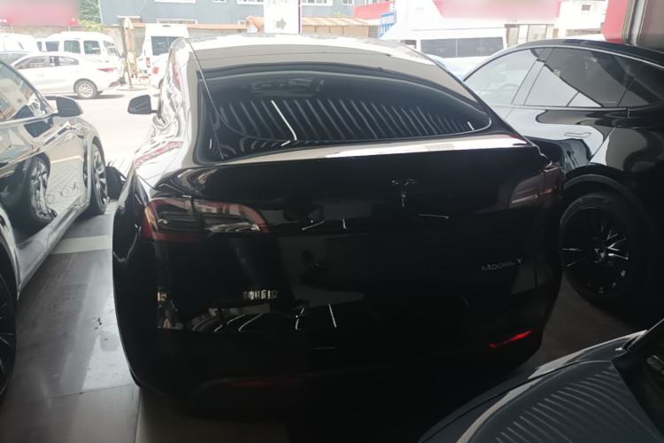 Tesla Model Y 2022 — 5