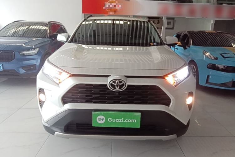 Toyota RAV4 2021 — 2