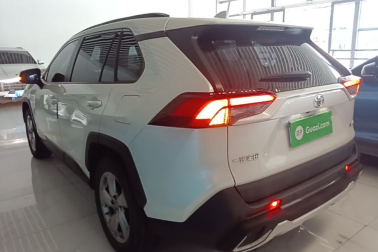 Toyota RAV4 2021 — 4