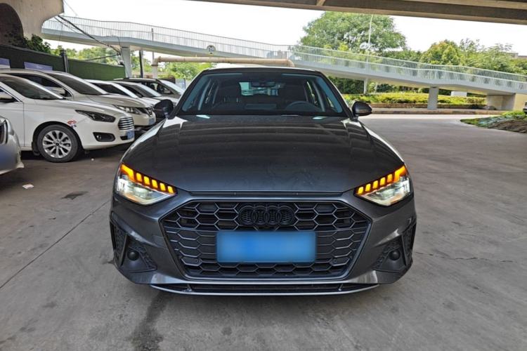 Audi A4 2022 — 2