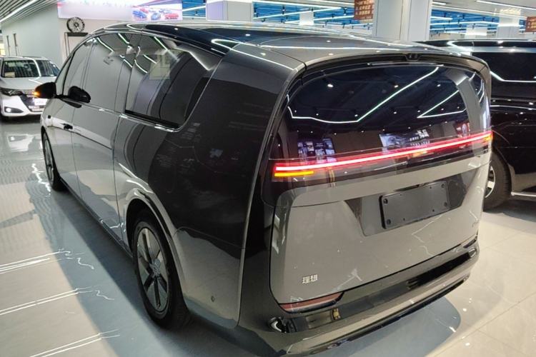 Li Auto MEGA 2025 — 4