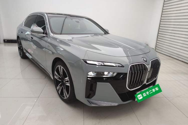 BMW i7 2023 — фото 3
