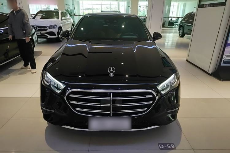 Mercedes-Benz E 300 L 2024 — 2