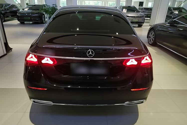 Mercedes-Benz E 300 L 2024 — 5