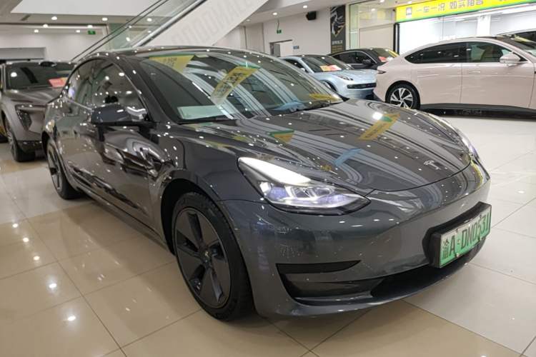 Tesla Model 3 2022 — 3