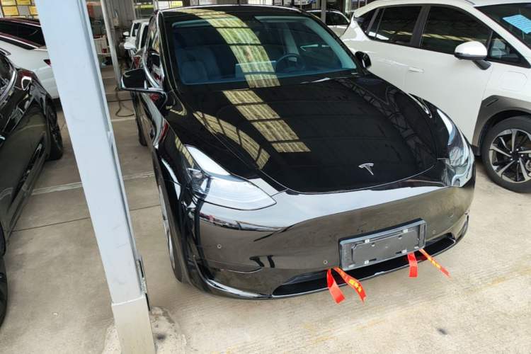Tesla Model Y 2022 — 3