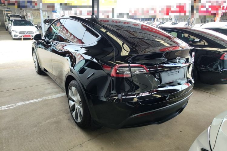 Tesla Model Y 2022 — 4