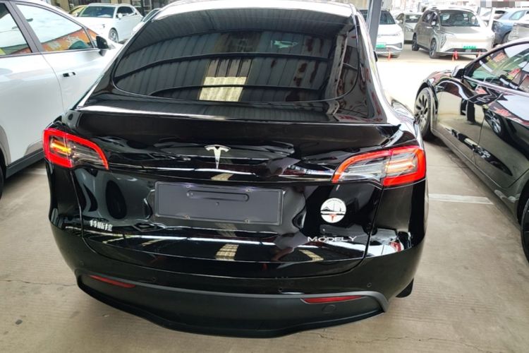 Tesla Model Y 2022 — 5