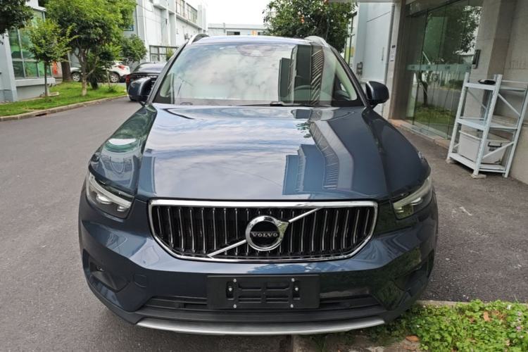 Volvo XC40 2021 — фото 2