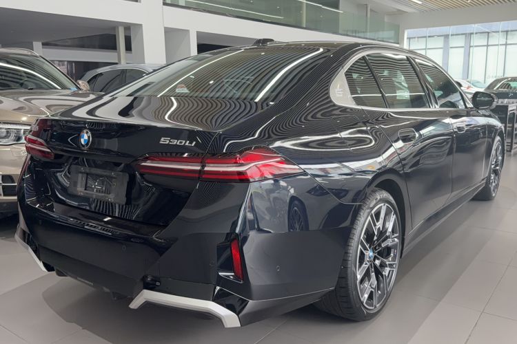 BMW 530Li 2025 — 4