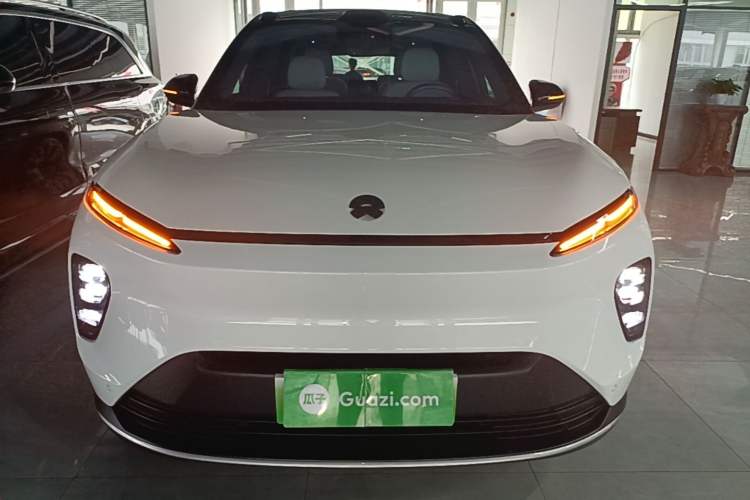 NIO ES8 2024 — 2
