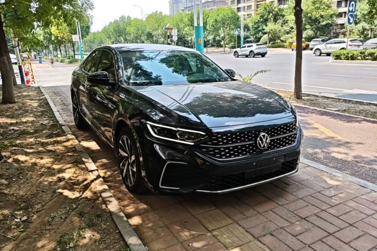 Volkswagen Passat 2022 — 3