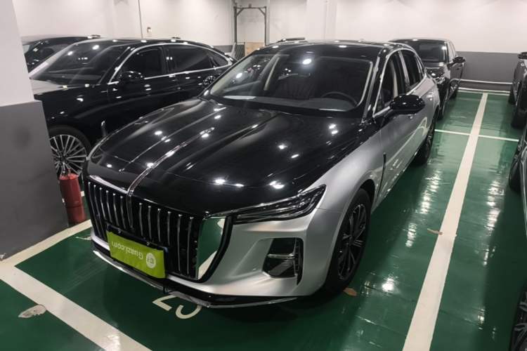 Hongqi H5 PHEV 2025 — фото 1