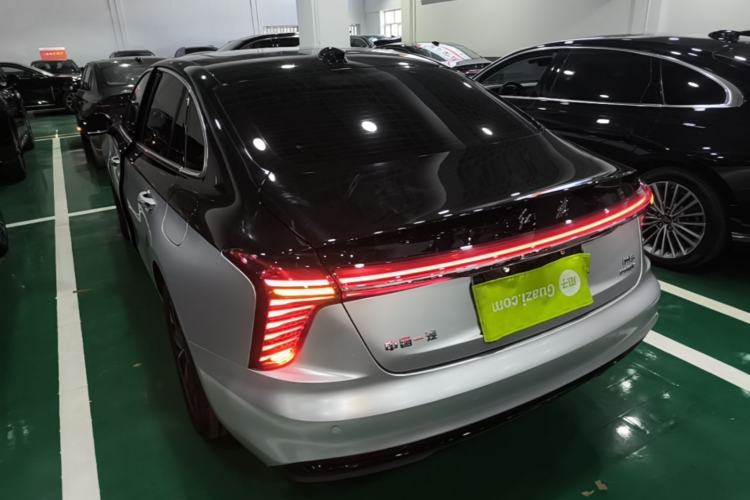 Hongqi H5 PHEV 2025 — фото 4