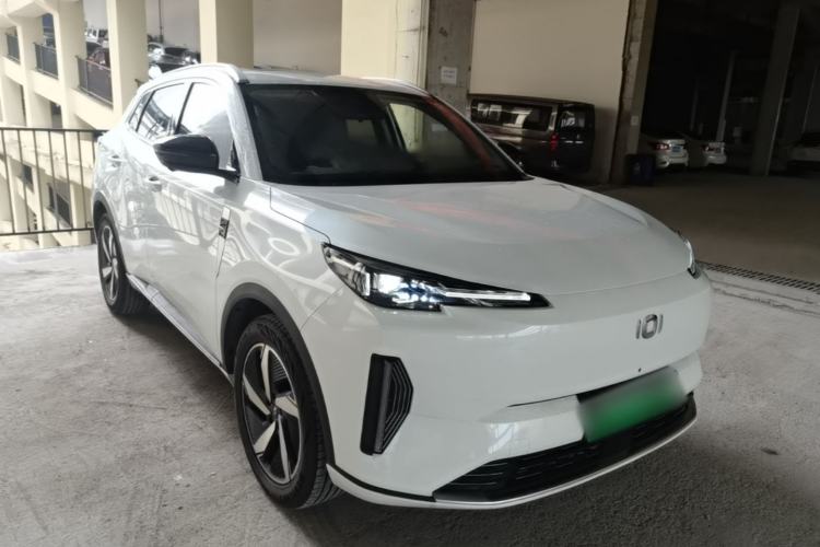 ChangAn NEVO Q05 2024 — 3