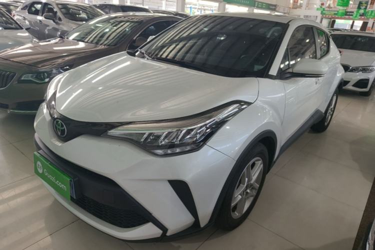 Toyota C-HR 2023 — фото 1