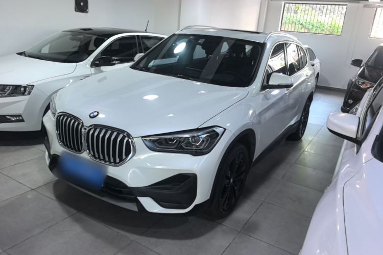 BMW X1 2021 — фото 1